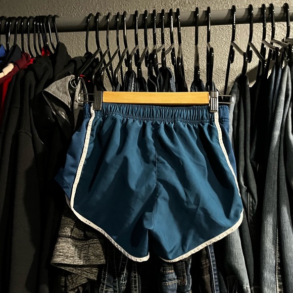 Nike shorts - Picture 2 of 2